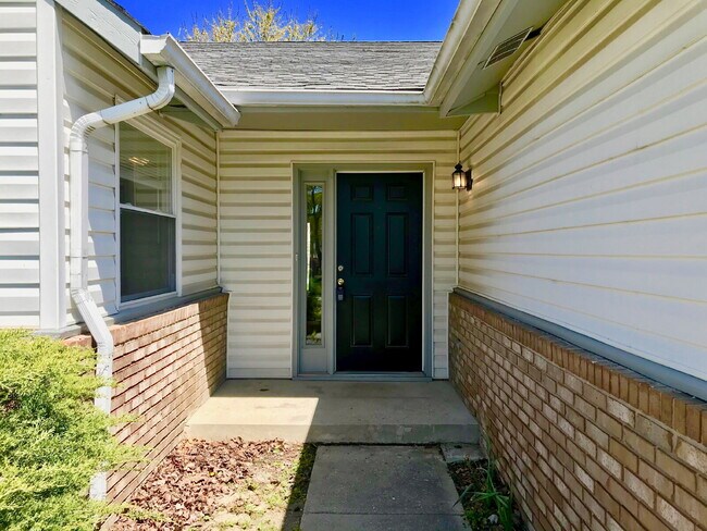 Building Photo - Charming 3 Bedroom, 2 Bathroom Home in Perry Township!