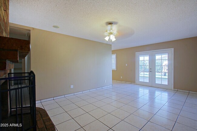 Building Photo - 4526 W Altadena Ave