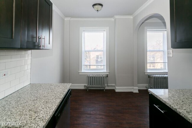 Building Photo - 6748 N Ashland Ave