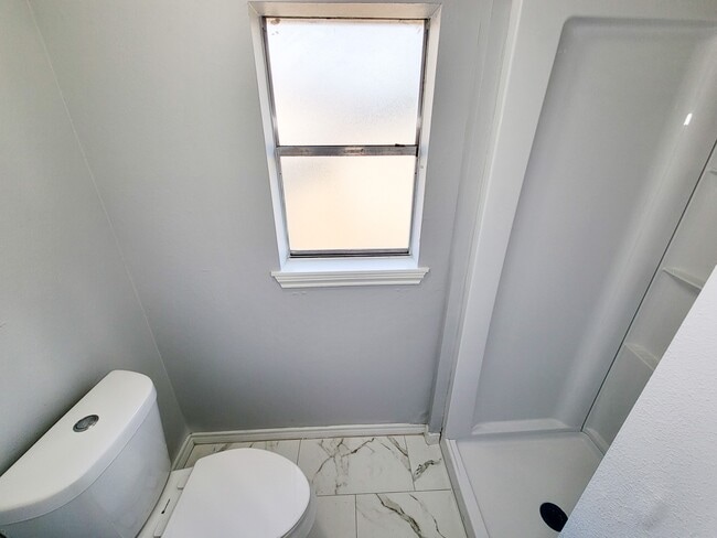 Building Photo - 2024 Stones throw Dr