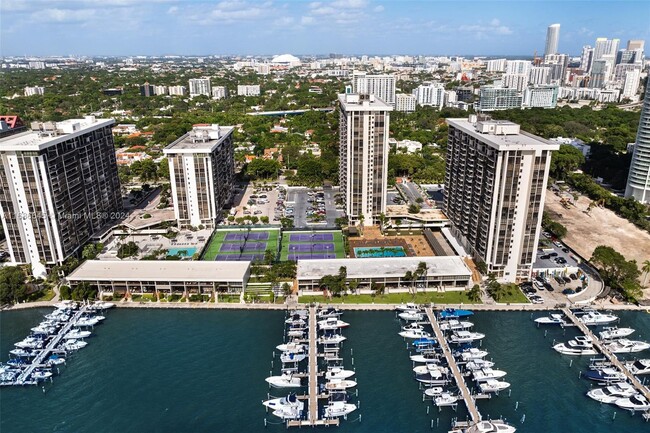 Building Photo - 1901 Brickell Ave