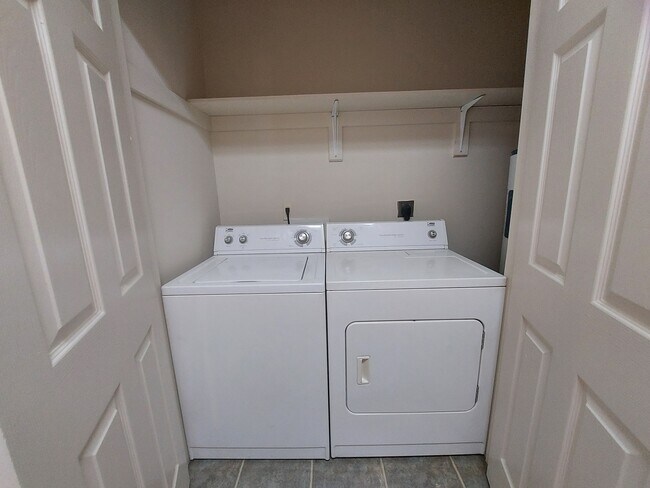 Building Photo - 12114 Queens Grant Dr