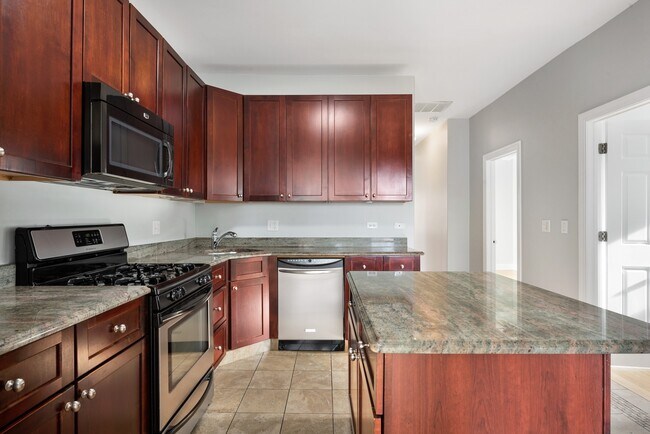 Building Photo - 3428 N Damen Ave
