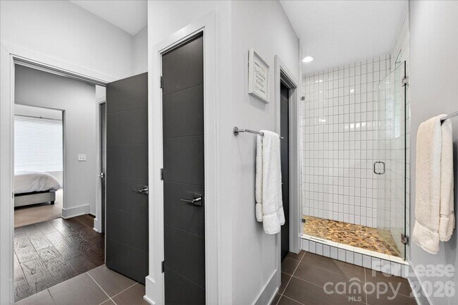 Building Photo - 241 Domain Way