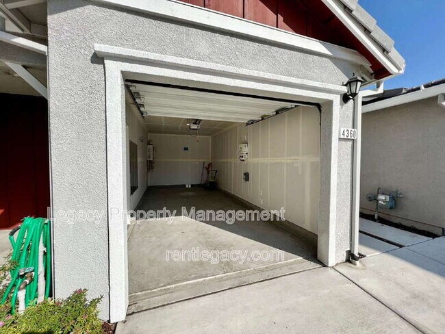 Building Photo - 4360 White Ash Ln
