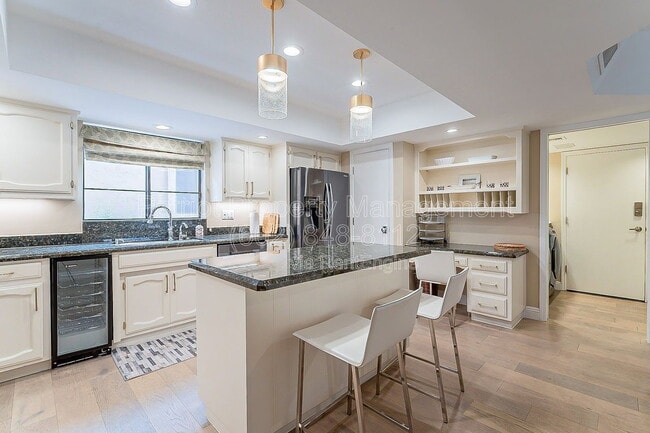 Building Photo - 8602 E Vista Del Lago