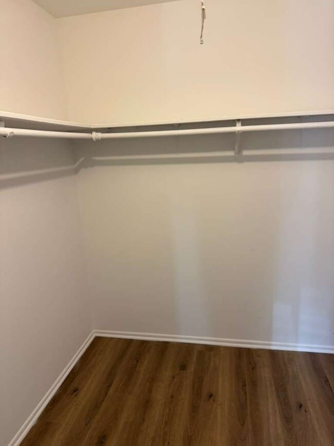 Building Photo - 1485 Quaker Ln