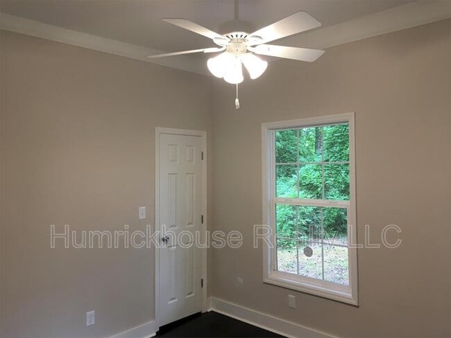 Building Photo - 531 Costner St