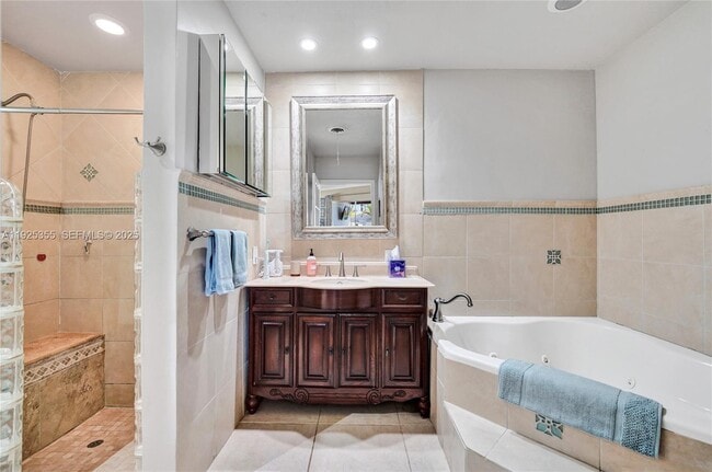 Building Photo - 4060 NE 26th Ave