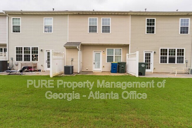 Building Photo - 1750 Heights Cir
