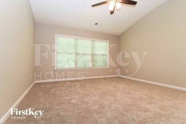Building Photo - 4006 Maple Ridge Ln NW