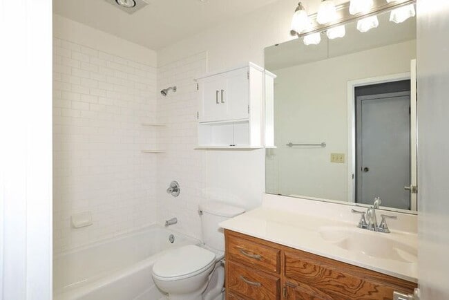 Building Photo - 7303 Calumet Pl