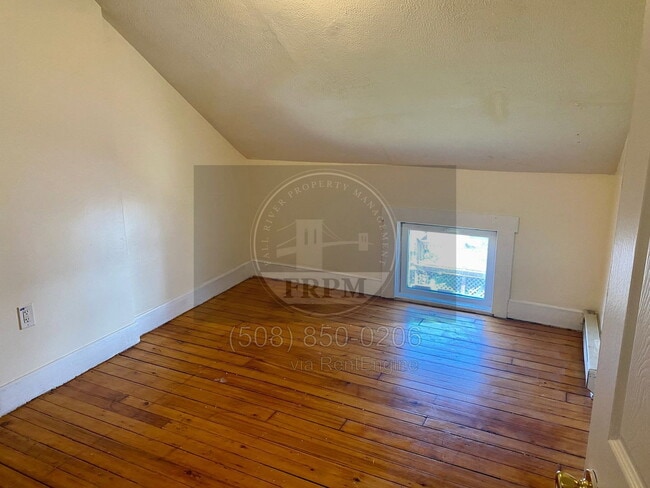 Building Photo - 118 Seabury St