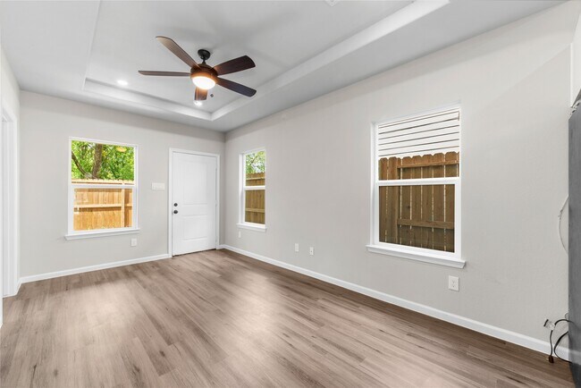 Building Photo - 8161 Tate St