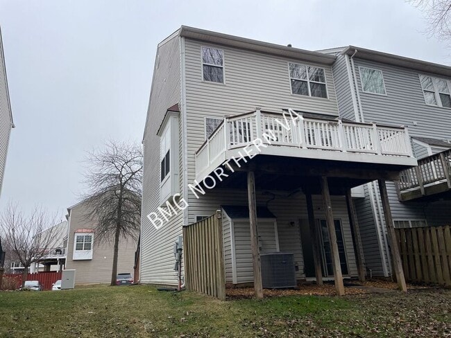 Building Photo - 22525 Maison Carree Square