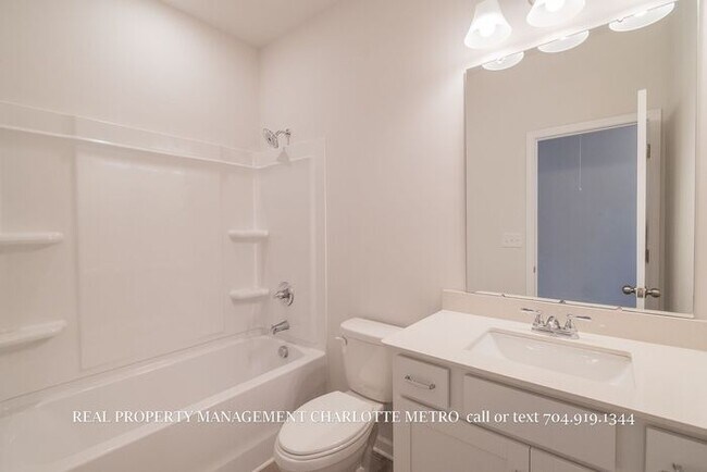 Building Photo - Stylish 3-Bedroom Gem Near I-485 & Charlotte Hotspots