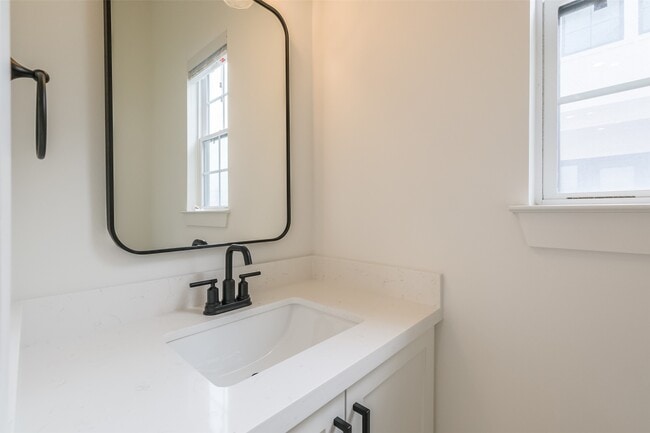 Building Photo - 2017 Lou Ellen Ln