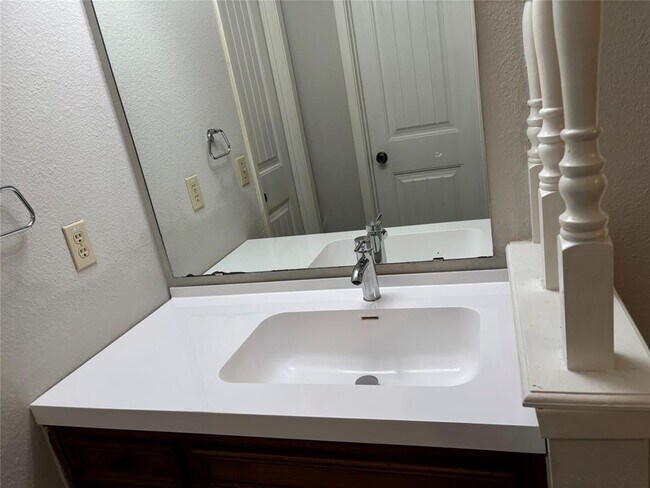 Building Photo - 10616 Mellow Meadow Dr