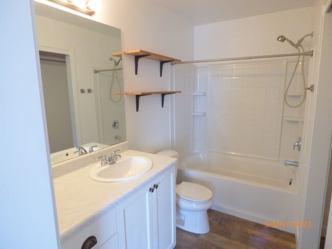 Building Photo - Upgraded 3 Bed 2.5 Bath Townhome in Herriman