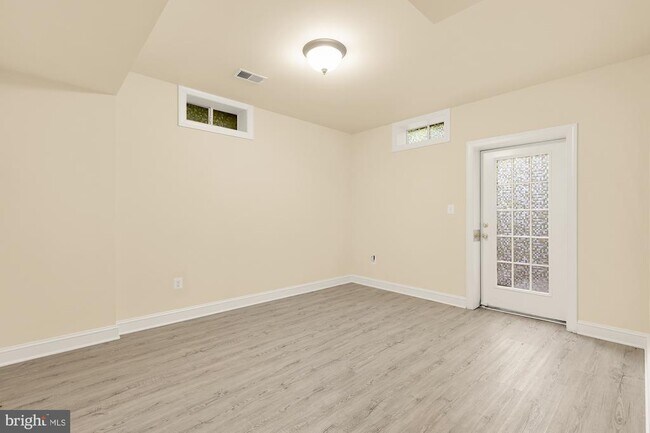 Building Photo - 10606 Rosehaven St