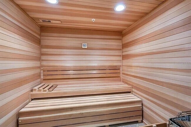 Building Photo - 14041 Heritage Landing Blvd