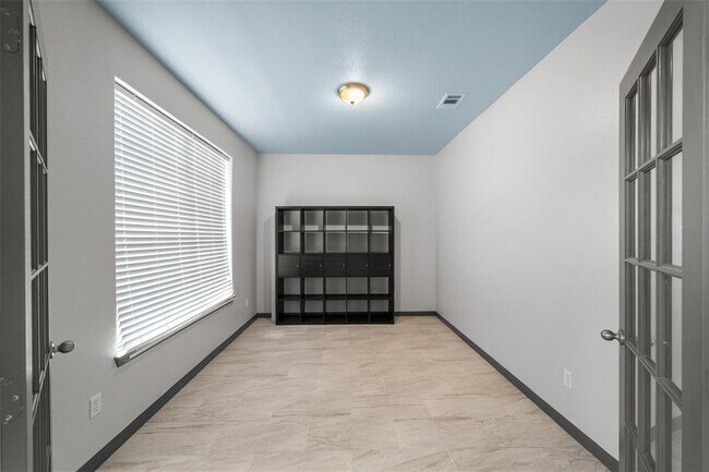 Building Photo - 13909 Stonewood Ct
