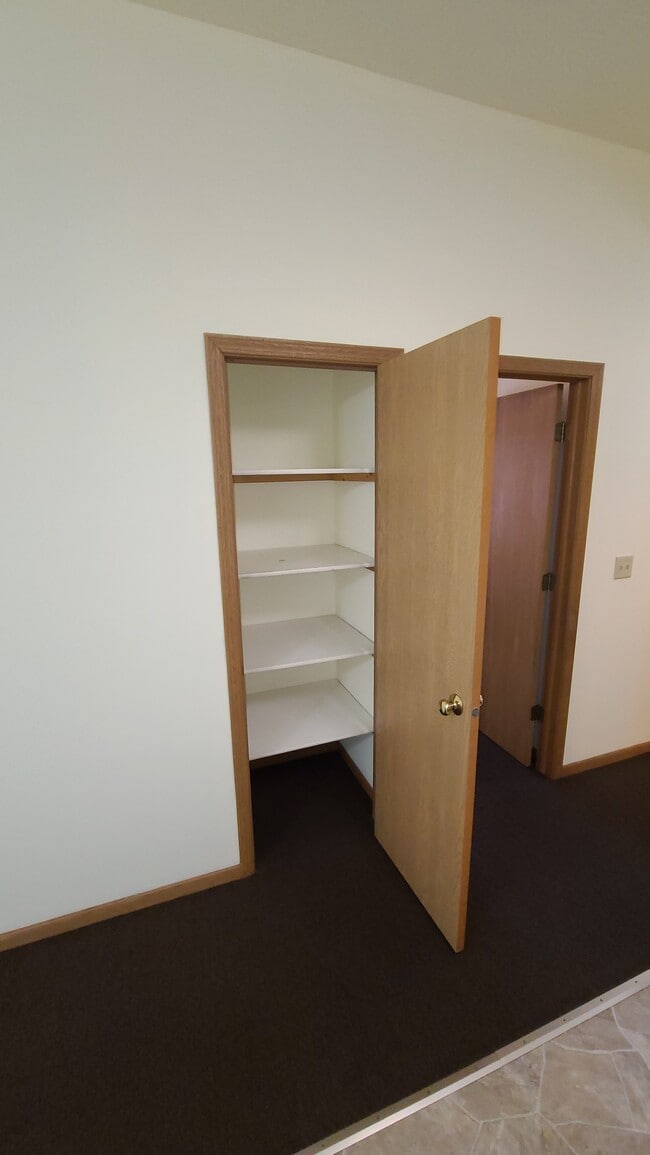 Closet - 5321 16th St