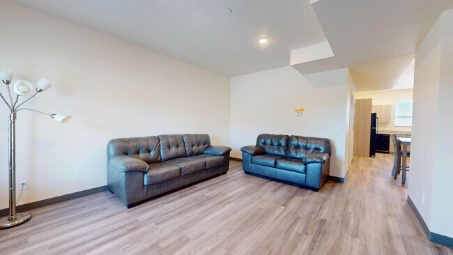 Interior Photo - 200 N. Student Housing