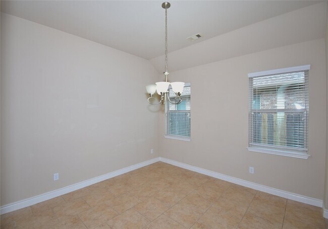 Building Photo - 5623 S Denham Ridge Ln