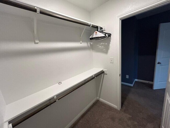 Building Photo - 2917 Harvester Ln