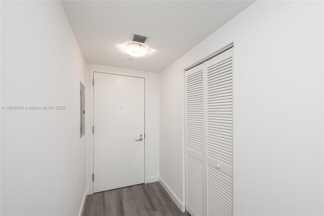 Building Photo - 4250 Biscayne Blvd