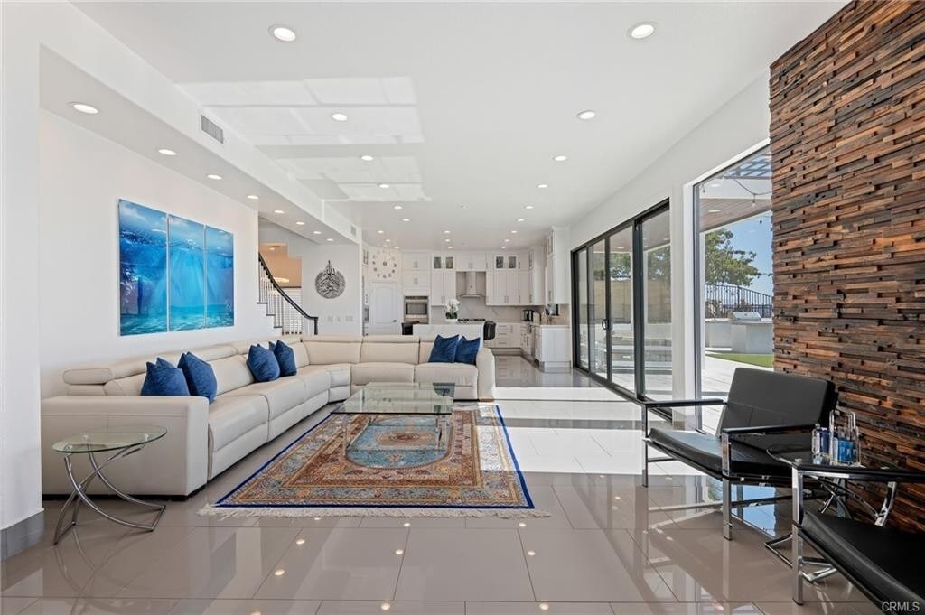 Building Photo - 17764 Sidwell St