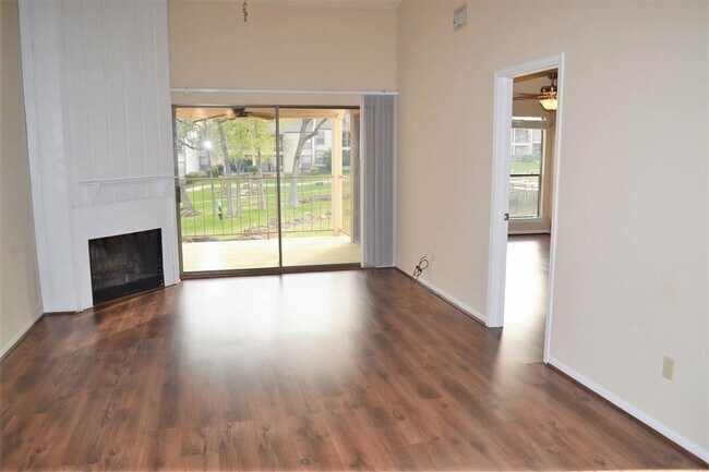 Building Photo - 202 Lakeview Terrace