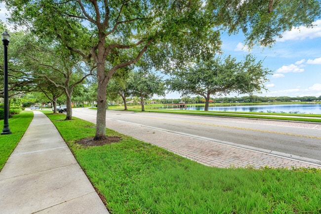 Building Photo - 550 Tomahawk Ct