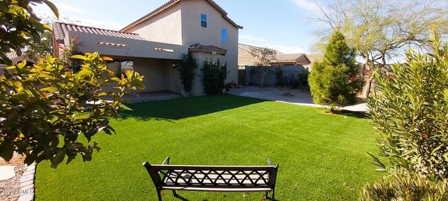 Building Photo - 518 W Black Hawk Pl