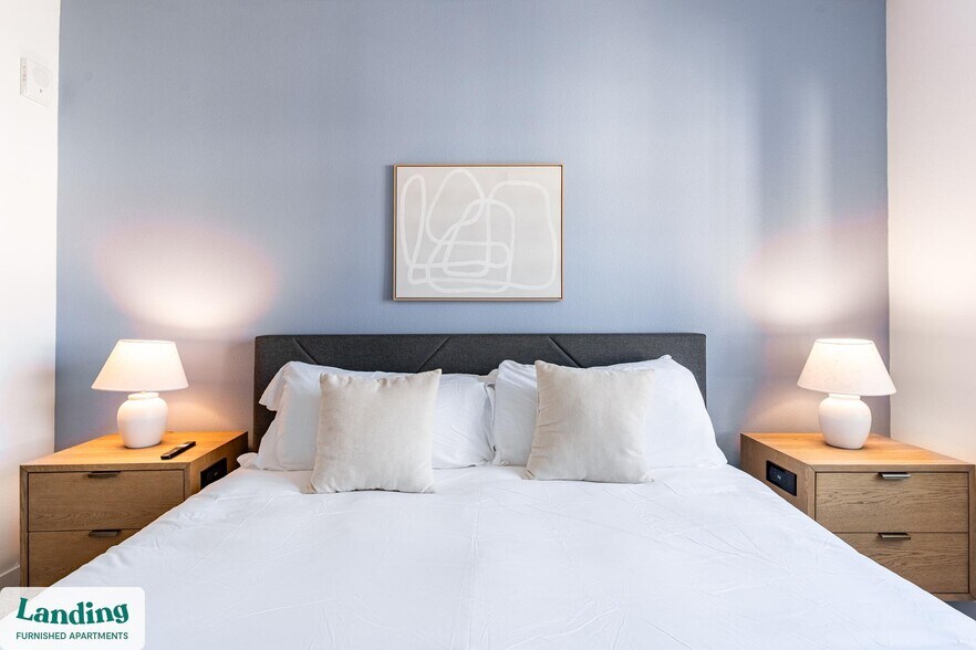 Building Photo - 1225 Utica Dr