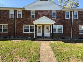 Building Photo - 732 West St