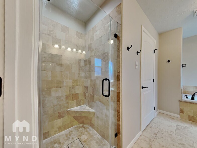 Building Photo - 18421 Sunrise Pines Dr