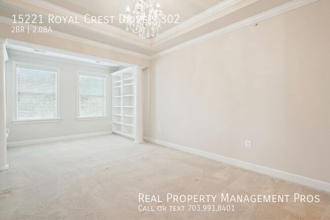 Building Photo - 15221 Royal Crest Dr