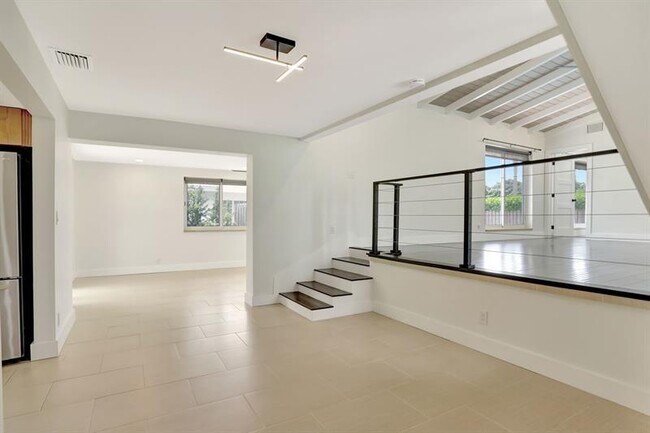 Building Photo - 2616 NE 26th Terrace