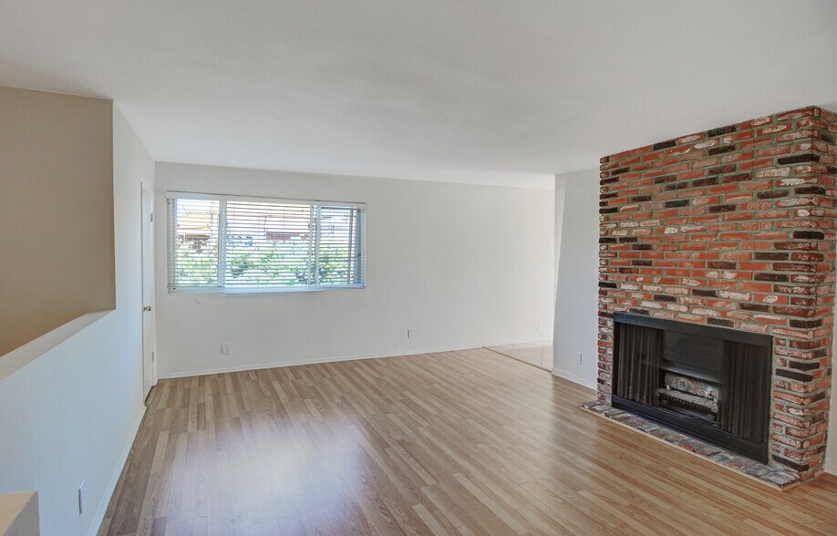Primary Photo - 1317 12th St