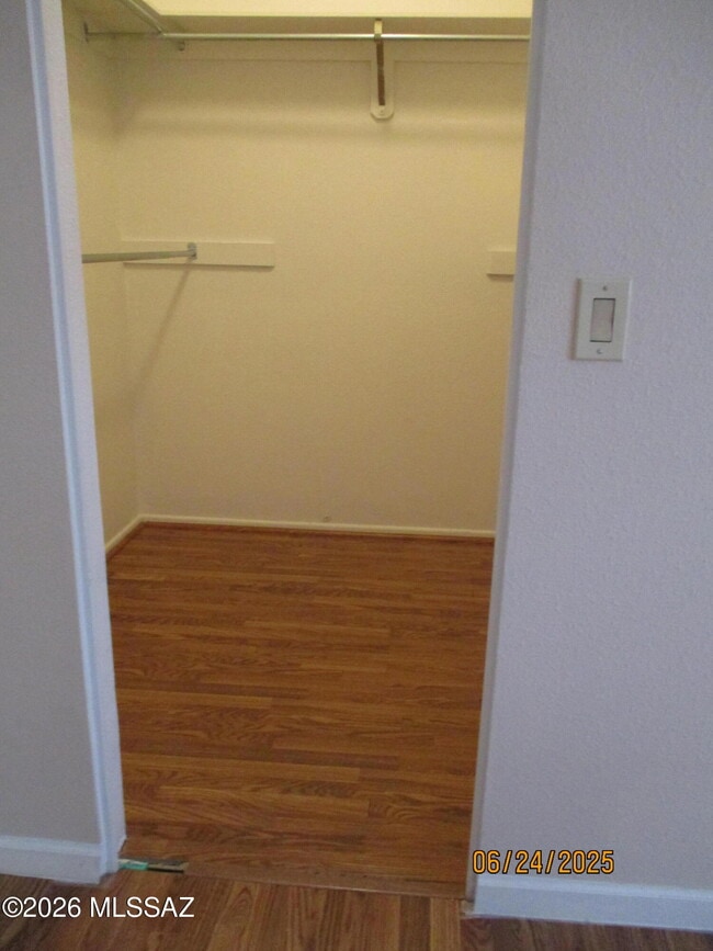Building Photo - 8134 E Daniella Ln