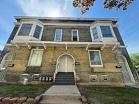 Building Photo - 723 S 9th St