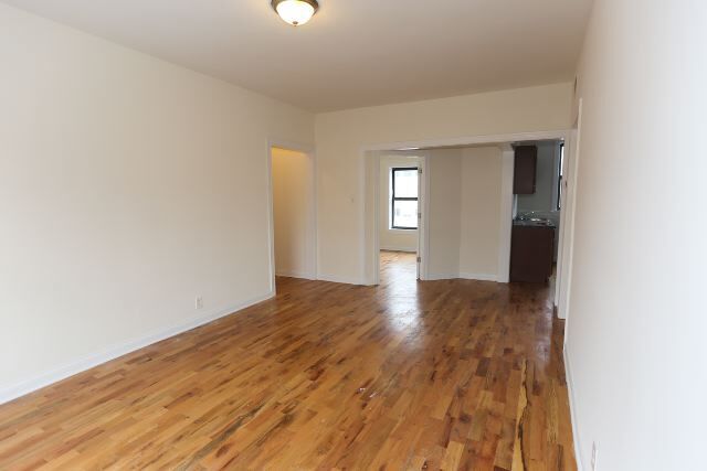 Building Photo - 836 W Waveland