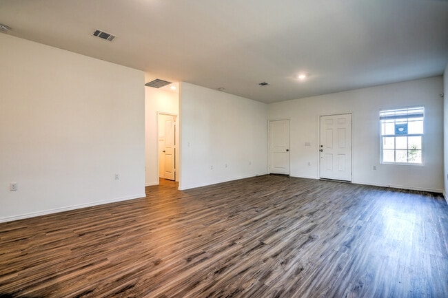 Building Photo - 14305 Sandrock Bnd