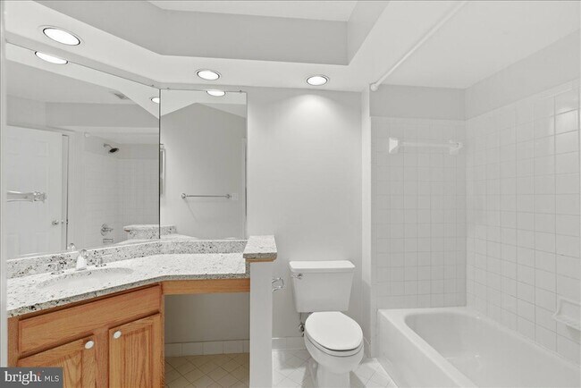 Building Photo - 1304F Garden Wall Cir