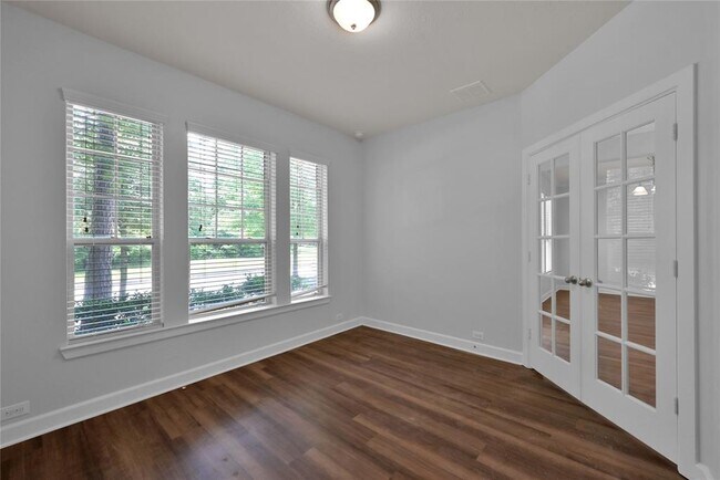 Building Photo - 90 W Montfair Blvd