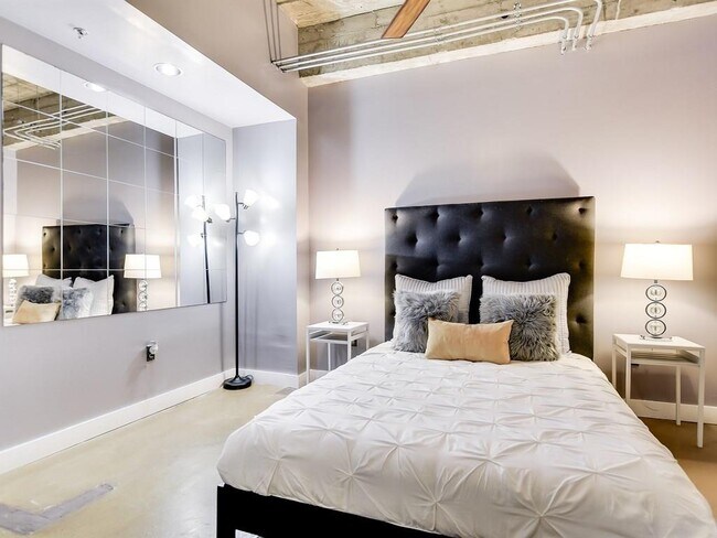 Building Photo - 710 Colorado St