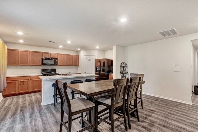 Building Photo - 2542 White Bluff Ln