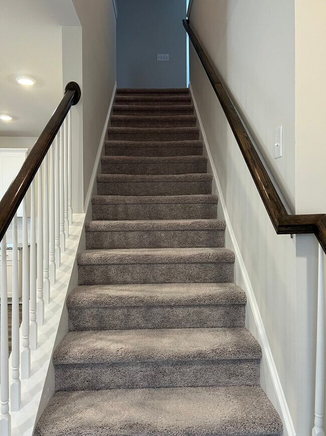 Building Photo - BEAUTIFUL 4 bedroom / 3 bath home located off Water Tower Road!